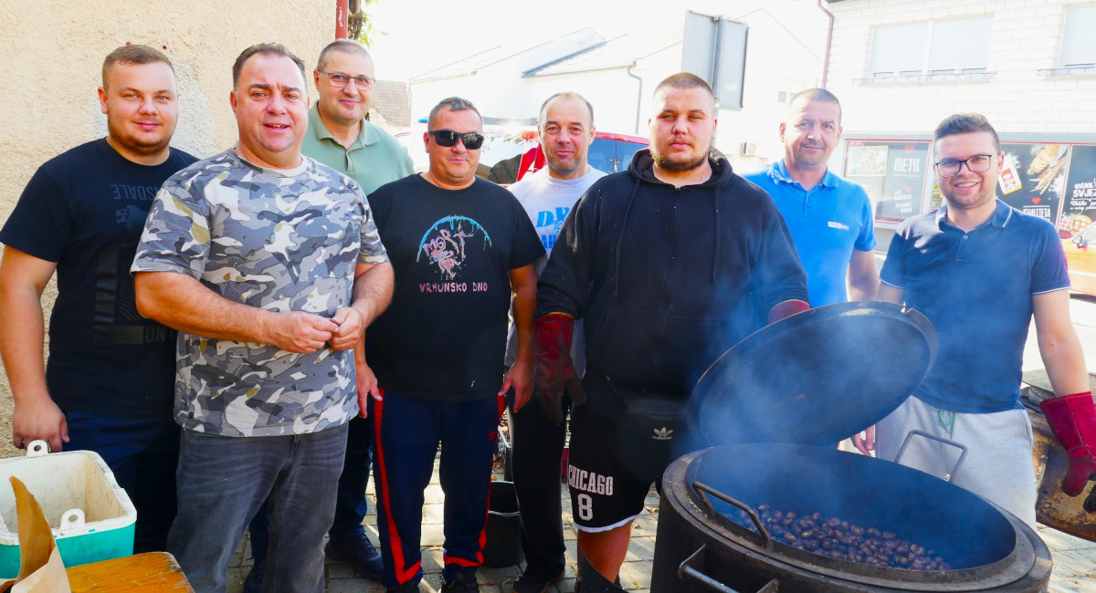 Vatrogasci Strahoninca u subotu pripremaju 23. kestenijadu! Dođite! Vatrogasci Strahoninca u subotu pripremaju 23. kestenijadu! Dođite!