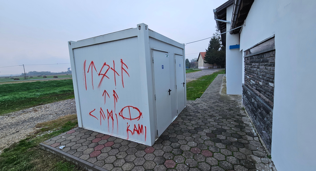 Crvenim sprejem išaran kontejner u Nogometnom klubu Dinamo Palovec! Crvenim sprejem išaran kontejner u Nogometnom klubu Dinamo Palovec!