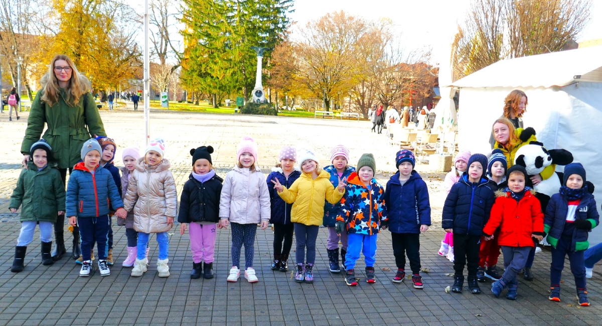 Najmlađi uživali u ugodnoj jesenskoj šetnji Čakovcem! Najmlađi uživali u ugodnoj jesenskoj šetnji Čakovcem!