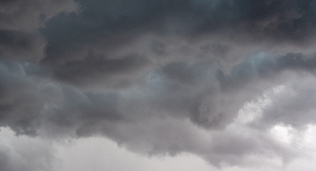 Vrijeme tmurno i oblačno, ponegdje slaba kiša i snijeg Vrijeme tmurno i oblačno, ponegdje slaba kiša i snijeg