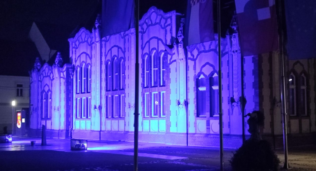 Dom sindikata osvijetljen plavom bojom uz Svjetski dan šećerne bolesti Dom sindikata osvijetljen plavom bojom uz Svjetski dan šećerne bolesti