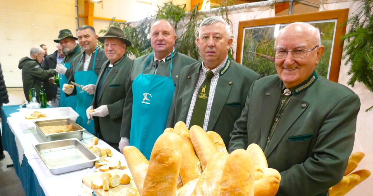 Kuharska ekipa LD “Fazan” Nedelišće priprema najbolju paštetu od srnećeg mesa, ali recept je tajan! Kuharska ekipa LD “Fazan” Nedelišće priprema najbolju paštetu od srnećeg mesa, ali recept je tajan!