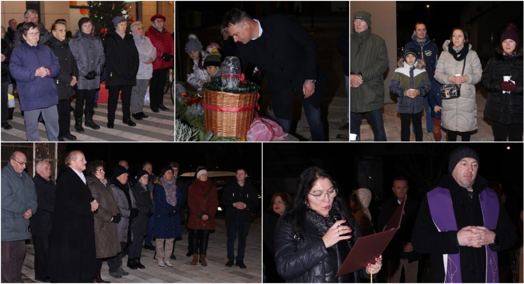 FOTO Toplo i u srcu: paljenjem 1. svijeće počeo je ‘Advent u Kotoribi 2024’ FOTO Toplo i u srcu: paljenjem 1. svijeće počeo je ‘Advent u Kotoribi 2024’