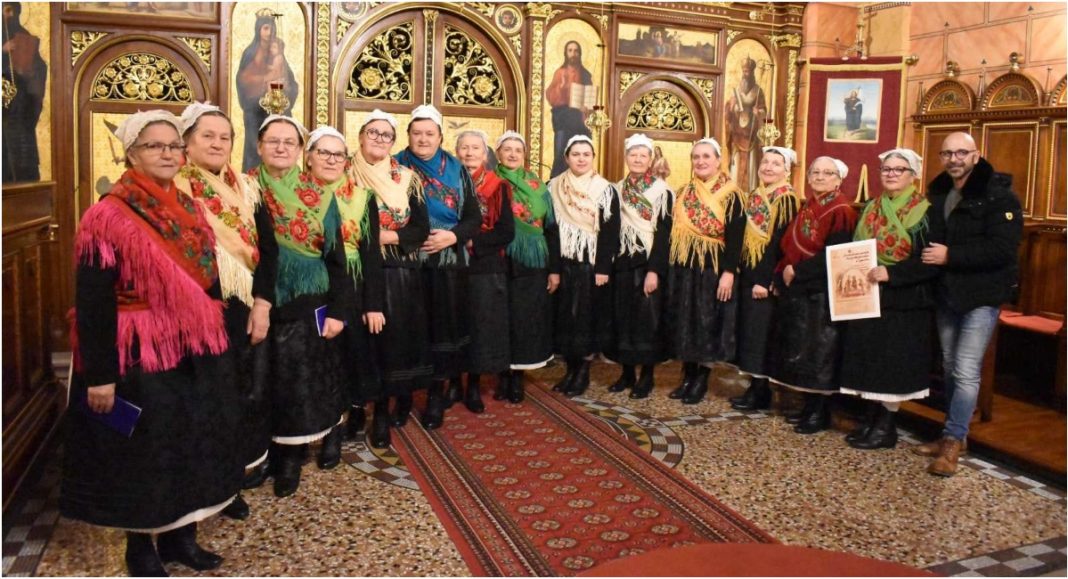 FOTO Vokalne pjevačice Gornjeg Kraljevca i Žiškovca na prestižnom festivalu u Zagrebu FOTO Vokalne pjevačice Gornjeg Kraljevca i Žiškovca na prestižnom festivalu u Zagrebu