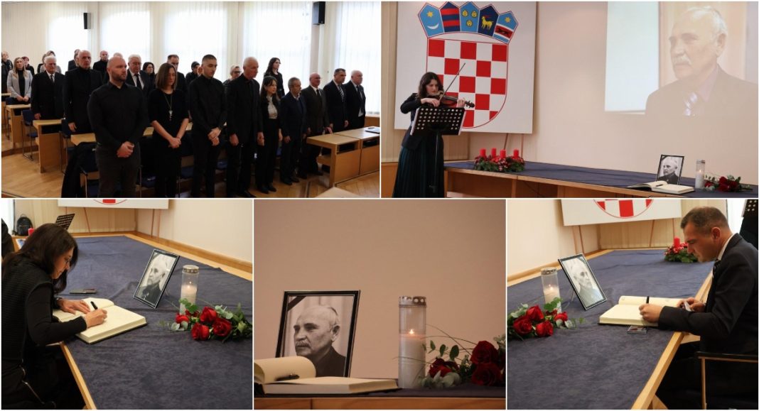 Na komemoraciji kolegice i kolege oprostile se od profesora Petra Novačkog te izrazili sućut obitelji Na komemoraciji kolegice i kolege oprostile se od profesora Petra Novačkog te izrazili sućut obitelji