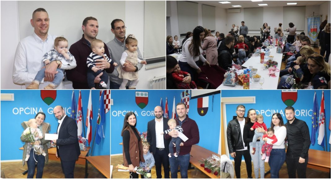 FOTO Podijeljene naknade za novorođenu djecu FOTO Podijeljene naknade za novorođenu djecu