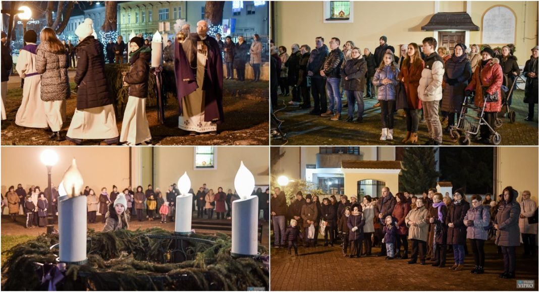 FOTO Treću adventsku svijeću upalili članovi Zbora sv. Lovre iz Cirkovljana FOTO Treću adventsku svijeću upalili članovi Zbora sv. Lovre iz Cirkovljana