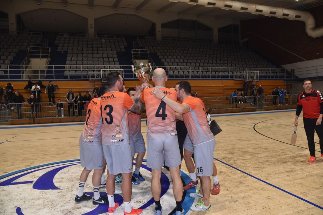 Turnir kafića: Nogometaši će i ove godine braniti boje omiljenog kafića Turnir kafića: Nogometaši će i ove godine braniti boje omiljenog kafića