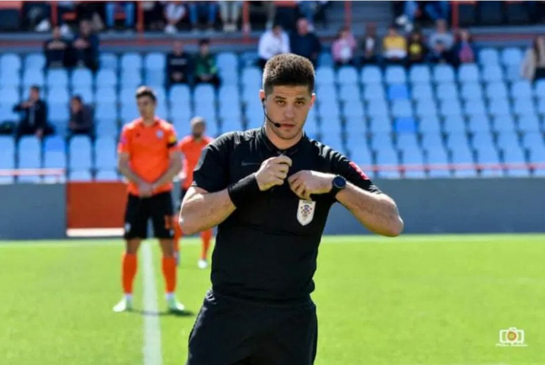 PUNE RUKE POSLA! Kolarić podijelio tri crvena kartona PUNE RUKE POSLA! Kolarić podijelio tri crvena kartona