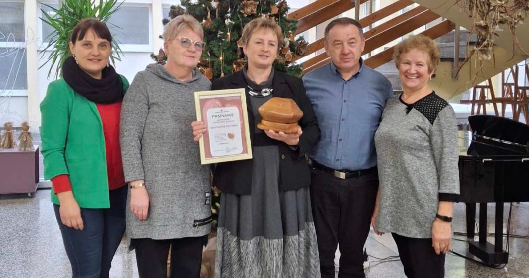 Spomenka Tomašić gotovo svaki slobodan trenutak poklanja pomaganju oboljelima! Spomenka Tomašić gotovo svaki slobodan trenutak poklanja pomaganju oboljelima!