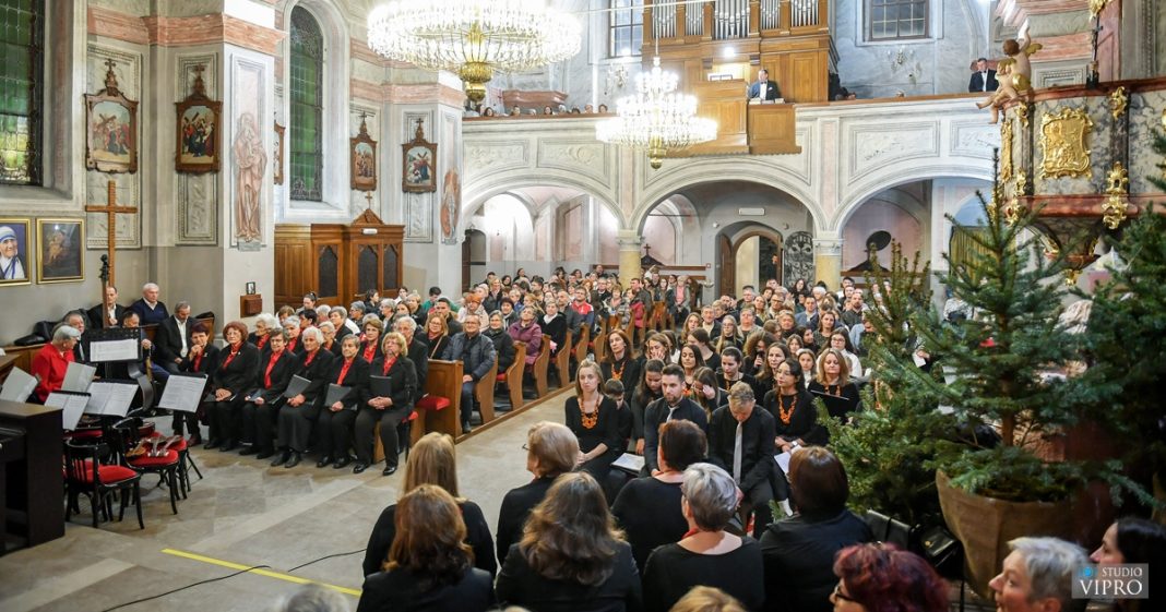 U ambijentu župne crkve u Prelogu, zborovi s područja Grada Preloga predstavit će najbolje što znaju! U ambijentu župne crkve u Prelogu, zborovi s područja Grada Preloga predstavit će najbolje što znaju!