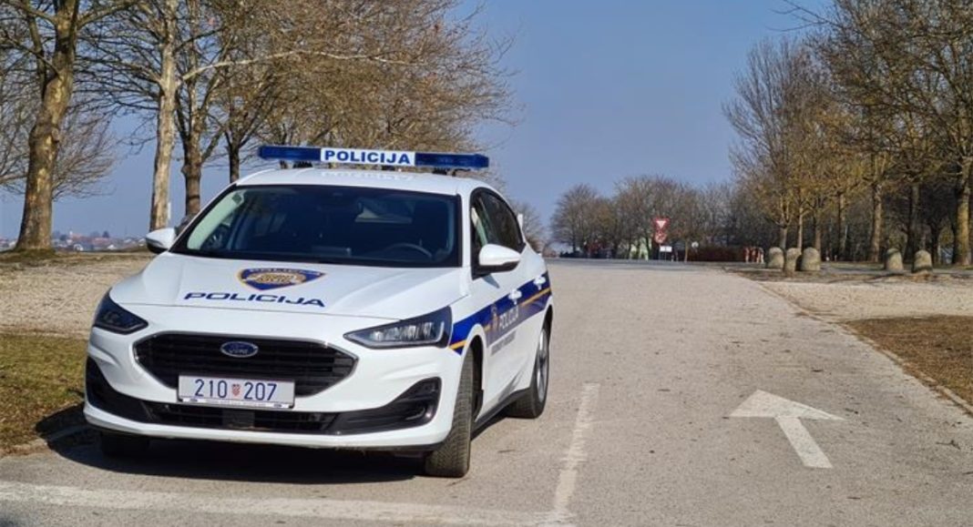 Maloljetnik bez položenog vozačkog ispita skrivio prometnu nesreću te napustio mjesto događaja Maloljetnik bez položenog vozačkog ispita skrivio prometnu nesreću te napustio mjesto događaja