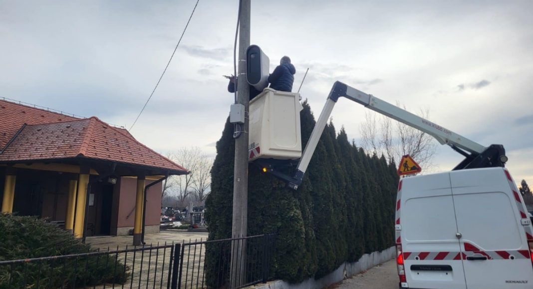Postavljene kutije za kamere mjerenja brzine u Miklavcu i Celinama Postavljene kutije za kamere mjerenja brzine u Miklavcu i Celinama