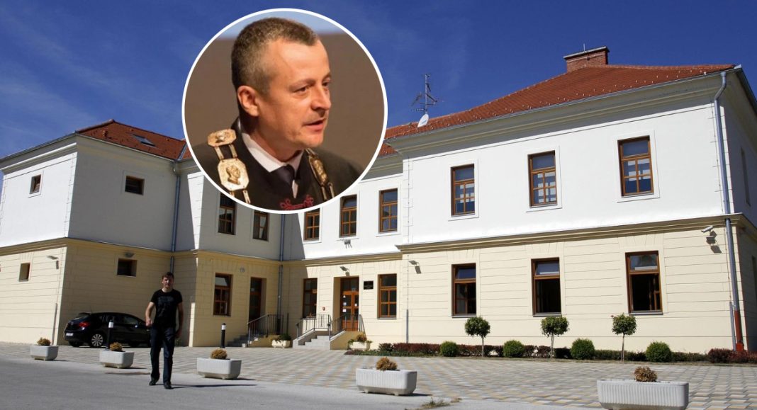 Upravno vijeće Međimurskog veleučilišta danas razmatralo Prijedlog za pokretanje postupka razrješenja dekana Igora Klopotana Upravno vijeće Međimurskog veleučilišta danas razmatralo Prijedlog za pokretanje postupka razrješenja dekana Igora Klopotana