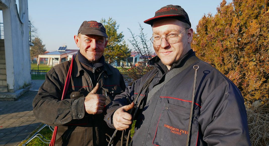 Ljudi su sretni kad nas vide, jer su peći i dimovodni sustavi dobro očišćeni, pa nema straha od požara! Ljudi su sretni kad nas vide, jer su peći i dimovodni sustavi dobro očišćeni, pa nema straha od požara!
