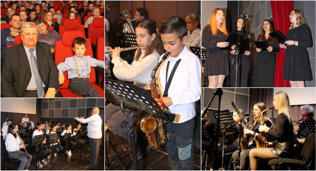 FOTO/VIDEO ‘Božićno-novogodišnji koncert’ Limene glazbe Kotoriba napunio Dom kulture! FOTO/VIDEO ‘Božićno-novogodišnji koncert’ Limene glazbe Kotoriba napunio Dom kulture!