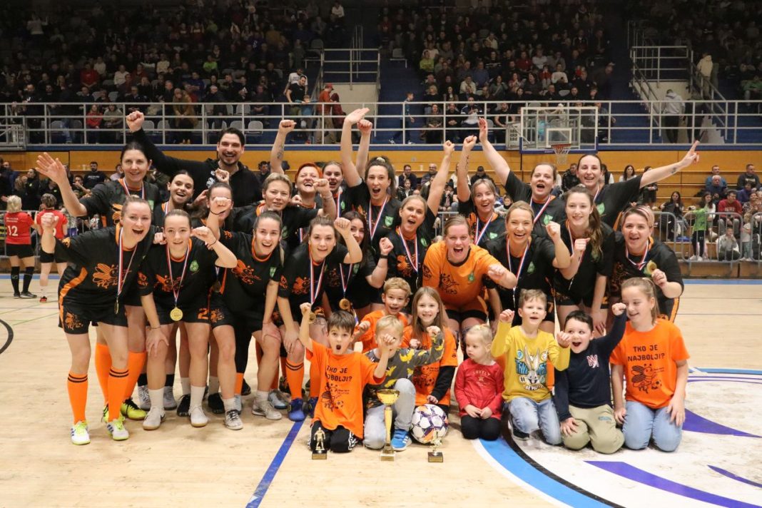 ŽENSKO KLUPSKO: Zlatice na vrhu ŽENSKO KLUPSKO: Zlatice na vrhu