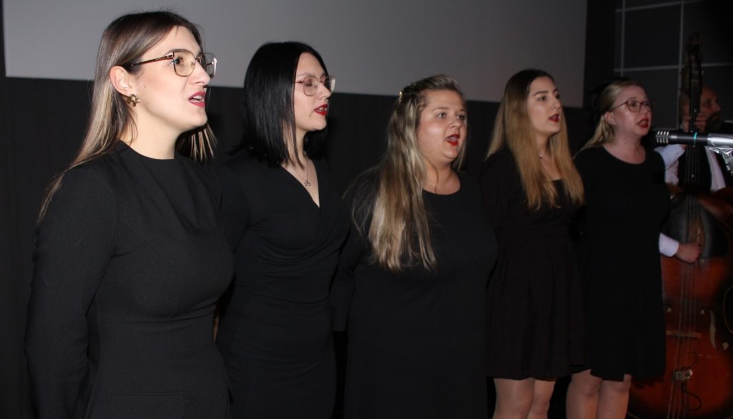 Kotoripske kudašice pjevale u čast bivše članice, Biljane Fundak Kotoripske kudašice pjevale u čast bivše članice, Biljane Fundak