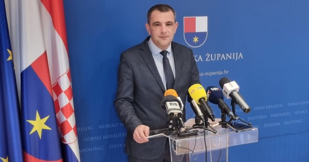 Matija Posavec: Strašno, sramotno i nevjerojatno! U povijesti našeg zdravstva nitko se nije ovako igrao ljudskim životima Matija Posavec: Strašno, sramotno i nevjerojatno! U povijesti našeg zdravstva nitko se nije ovako igrao ljudskim životima