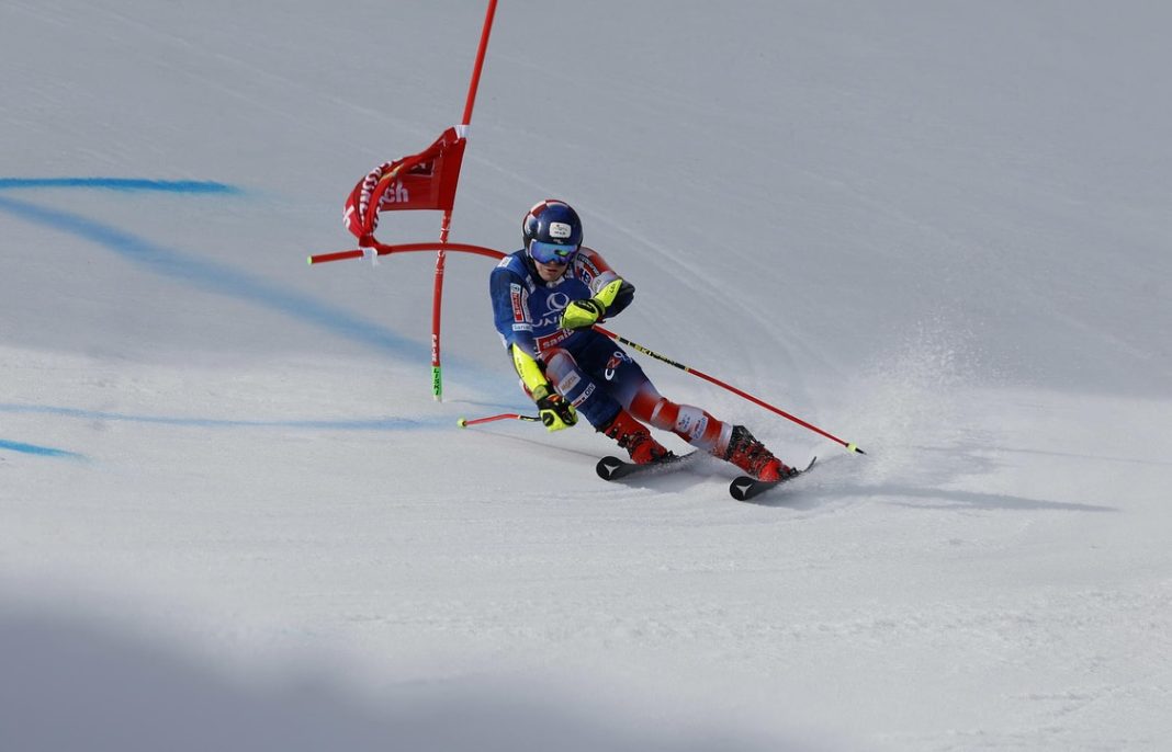 Slab nastup Zubčića u prvoj vožnji veleslaloma na SP-u, zaostao je više od sekunde Slab nastup Zubčića u prvoj vožnji veleslaloma na SP-u, zaostao je više od sekunde