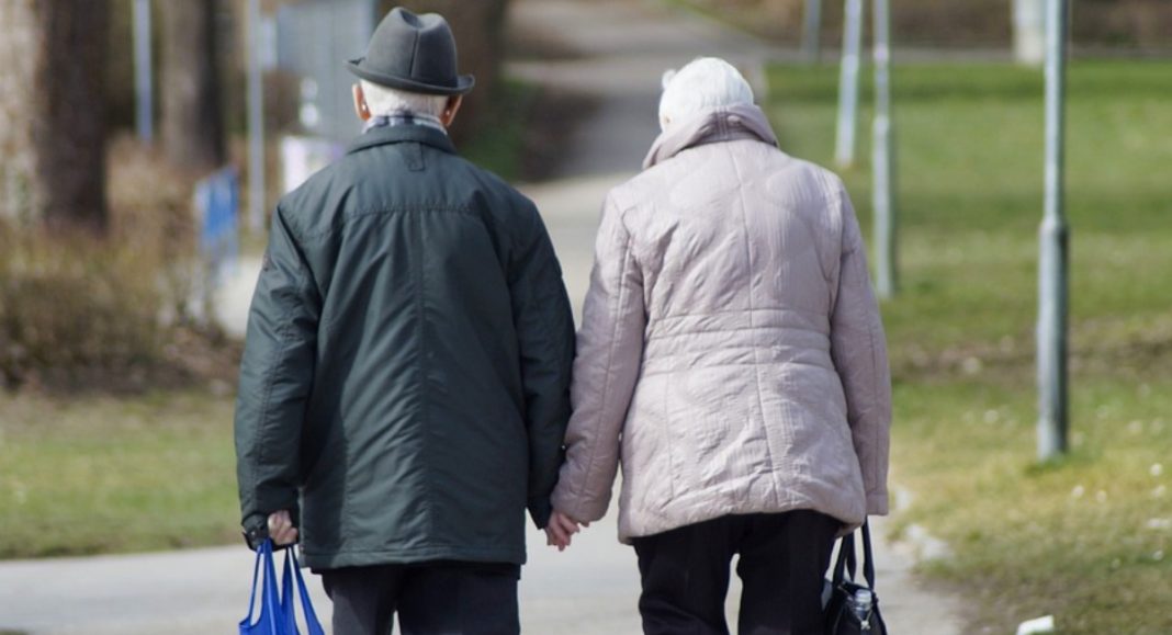 Međimurska županija umirovljenicima i starijima od 65 godina života vraća putne troškove koje im je HZZO odbio Međimurska županija umirovljenicima i starijima od 65 godina života vraća putne troškove koje im je HZZO odbio