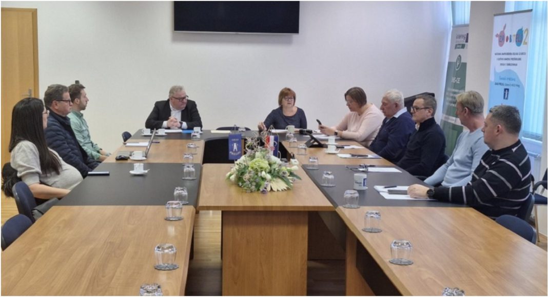 Stručni kolegij gradonačelnika Kolareka održao dvadeset i prvu sjednicu Stručni kolegij gradonačelnika Kolareka održao dvadeset i prvu sjednicu