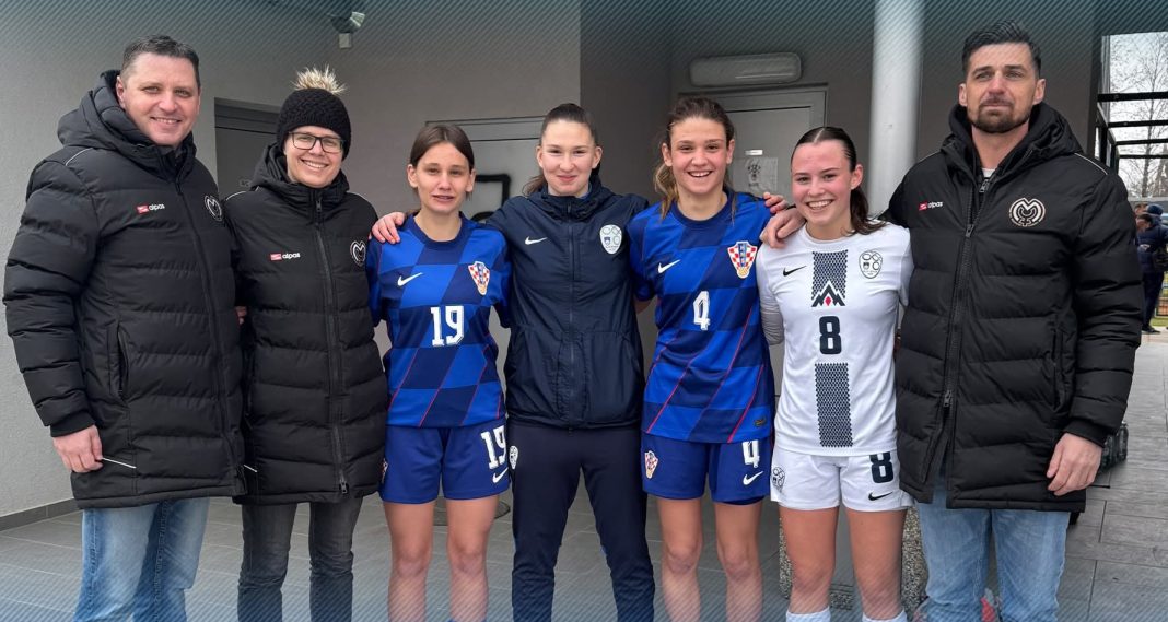 KLUPSKI PONOS! U kadru imaju reprezentativke Hrvatske i Slovenije KLUPSKI PONOS! U kadru imaju reprezentativke Hrvatske i Slovenije