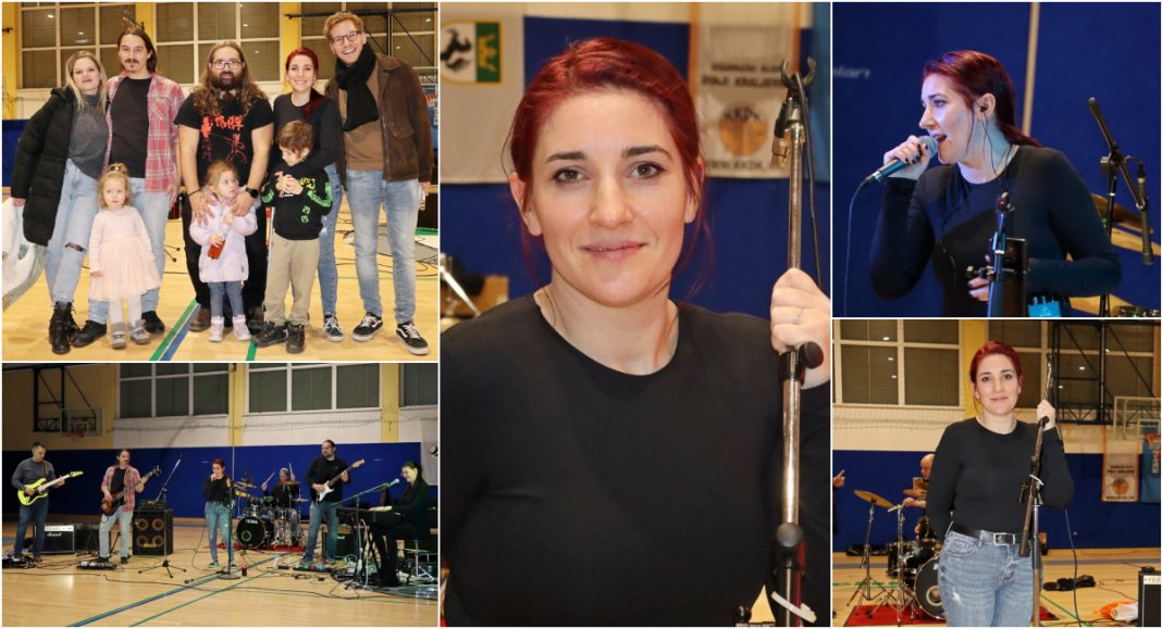 FOTO/VIDEO Sanja Srpak Žuljić pjeva svim srcem: ‘Imam šipku u nozi, ali kad pjevam, ne boli!’ FOTO/VIDEO Sanja Srpak Žuljić pjeva svim srcem: ‘Imam šipku u nozi, ali kad pjevam, ne boli!’