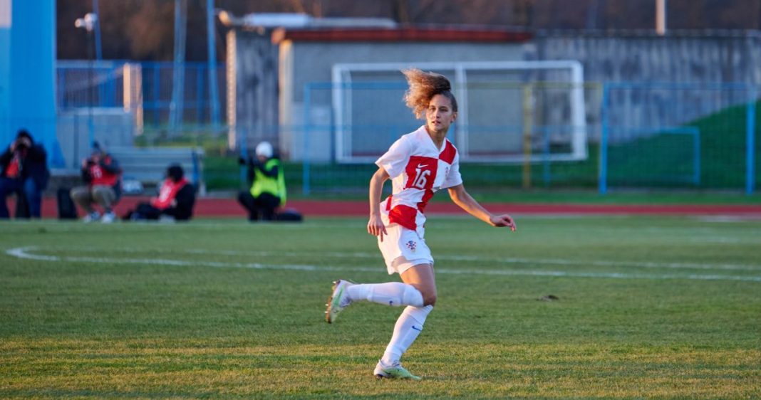 BRAVO! Nina Varga zasluženo dobila poziv u seniorsku reprezentaciju BRAVO! Nina Varga zasluženo dobila poziv u seniorsku reprezentaciju