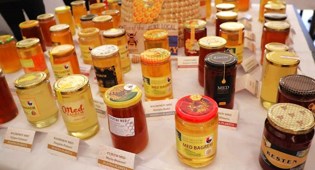 Pčelari “Agacije” biraju novog predsjednika! Pčelari “Agacije” biraju novog predsjednika!