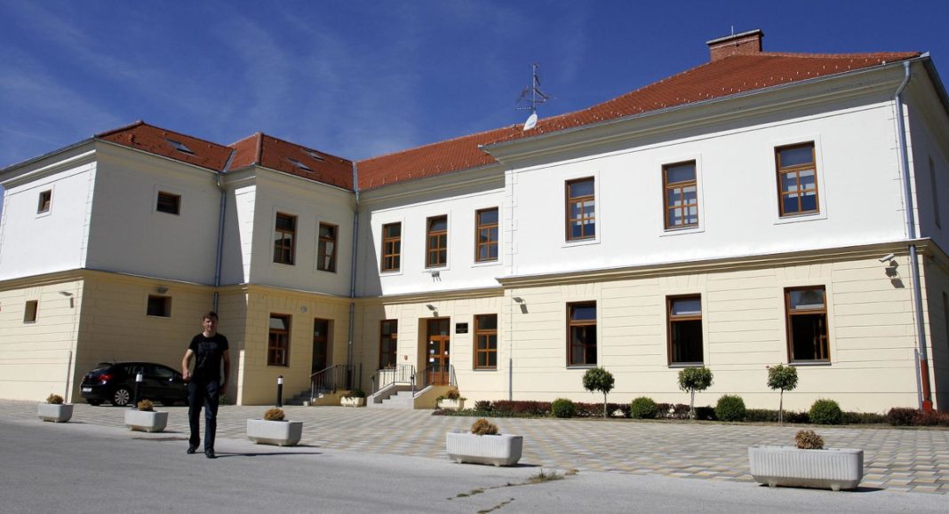 Štrajk zasada „na čekanju“, pokrenuta procedura za smjenu predstavnika Vijeća veleučilišta Štrajk zasada „na čekanju“, pokrenuta procedura za smjenu predstavnika Vijeća veleučilišta