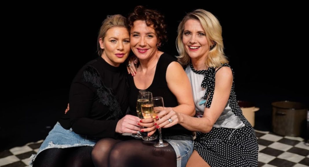 U sklopu Tjedna smijeha za Dan žena u Mursko Središće stiže Gola u kavezu! U sklopu Tjedna smijeha za Dan žena u Mursko Središće stiže Gola u kavezu!