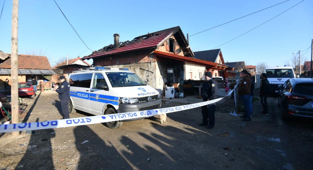 FOTO/VIDEO U požaru potkrovlja kuće u Kuršancu smrtno stradalo troje djece FOTO/VIDEO U požaru potkrovlja kuće u Kuršancu smrtno stradalo troje djece