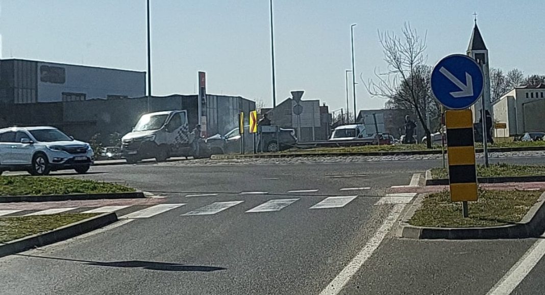 Prometna nesreća u Čakovcu: Tri vozila sudjelovala, ima ozlijeđenih Prometna nesreća u Čakovcu: Tri vozila sudjelovala, ima ozlijeđenih