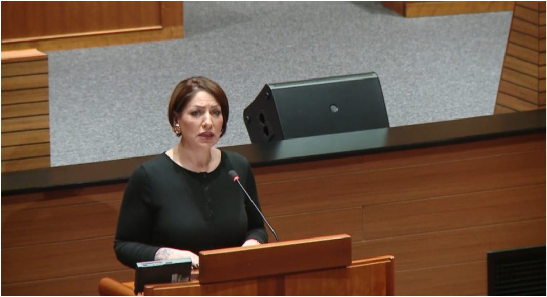 Saborska zastupnica Boška Ban (SDP) zatražila minutu šutnje za stradalu djecu u Kuršancu Saborska zastupnica Boška Ban (SDP) zatražila minutu šutnje za stradalu djecu u Kuršancu