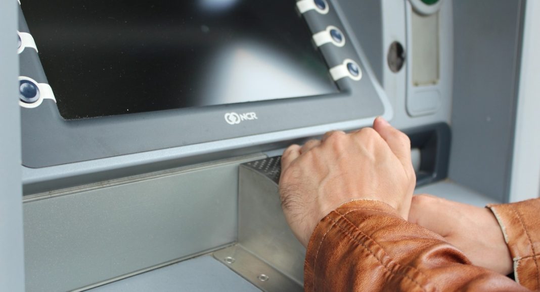 Nepoznati počinitelj pokušao provaliti u bankomat Nepoznati počinitelj pokušao provaliti u bankomat