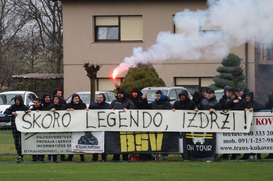 Poruka je jasna:”Škoro legendo, izdrži” Poruka je jasna:”Škoro legendo, izdrži”