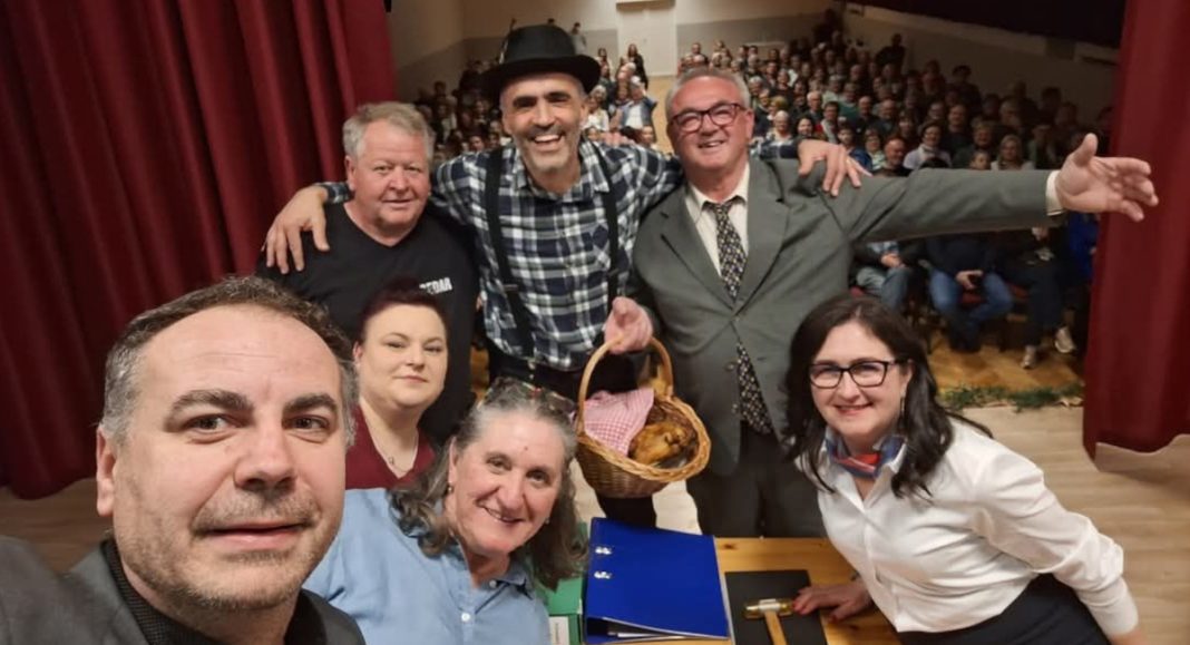 ‘Ukradeni gusak’ i vesela ekipa KUD-a Žiškovec u Prelogu 28. ožujka ‘Ukradeni gusak’ i vesela ekipa KUD-a Žiškovec u Prelogu 28. ožujka