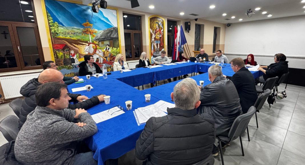 Što je načelnik Vičević poručio vijećnicima i kome će se dodijeliti općinska javna priznanja? Što je načelnik Vičević poručio vijećnicima i kome će se dodijeliti općinska javna priznanja?