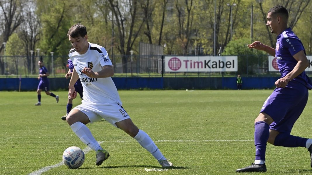 Martin Pajić i suigrači u ozbiljnim problemima:”Gazda nam neda plaću” Martin Pajić i suigrači u ozbiljnim problemima:”Gazda nam neda plaću”