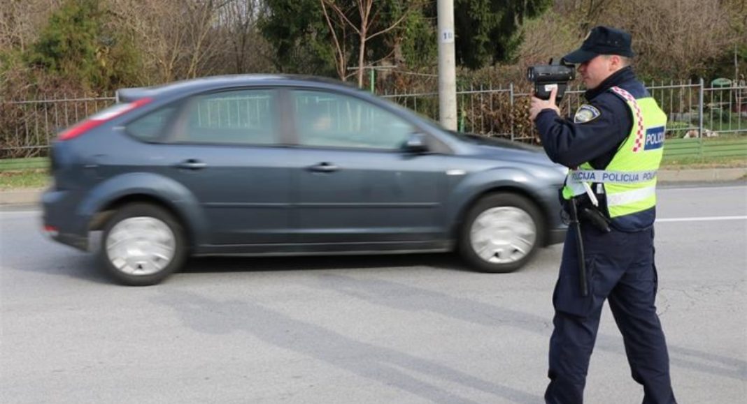 Policija najavila pojačani nadzor brzine i upravljanja pod utjecajem alkohola Policija najavila pojačani nadzor brzine i upravljanja pod utjecajem alkohola