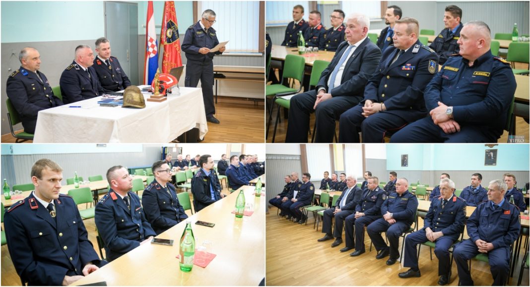 FOTO Prezentirani izvještaji i financijski planovi na skupštini Vatrogasne zajednice Grada Preloga FOTO Prezentirani izvještaji i financijski planovi na skupštini Vatrogasne zajednice Grada Preloga