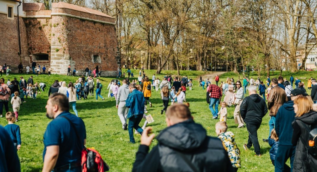 Uskrsna događanja u Čakovcu: veselje, potraga za jajima i obiteljski trenuci! Uskrsna događanja u Čakovcu: veselje, potraga za jajima i obiteljski trenuci!