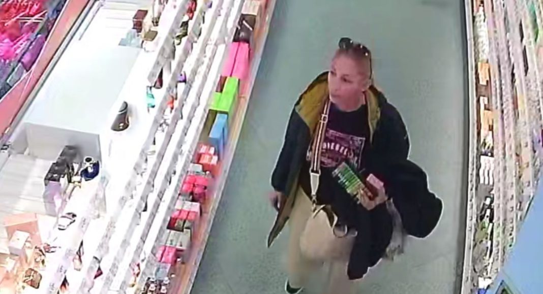 Prepoznajete li ovu osobu? Sumnja se da je počinila kazneno djelo krađe u trgovini u Čakovcu Prepoznajete li ovu osobu? Sumnja se da je počinila kazneno djelo krađe u trgovini u Čakovcu