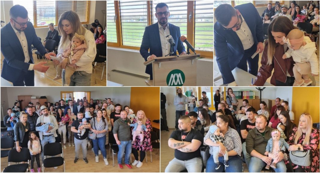 Općina Nedelišće bonovima vrijednim 300 eura darivala roditelje 43 novorođenih mališana Općina Nedelišće bonovima vrijednim 300 eura darivala roditelje 43 novorođenih mališana