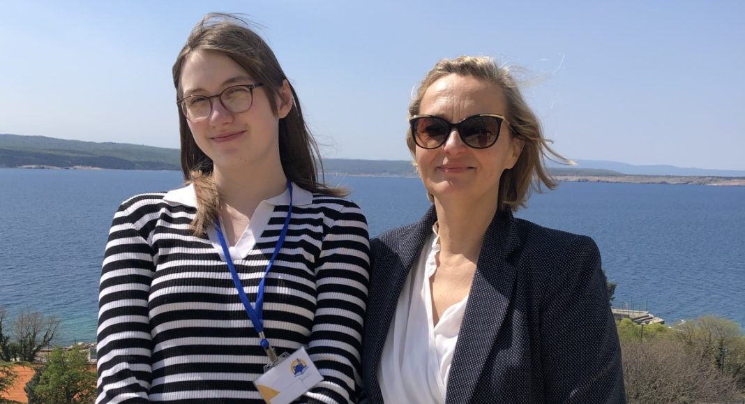 Ena Matoša osvojila treće mjesto na državnom natjecanju iz engleskoga jezika! Ena Matoša osvojila treće mjesto na državnom natjecanju iz engleskoga jezika!