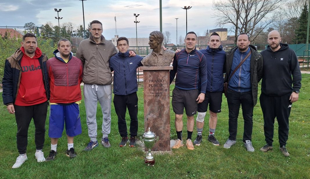 Veterani Punčeca dvoranski prvaci regije Sjever Veterani Punčeca dvoranski prvaci regije Sjever