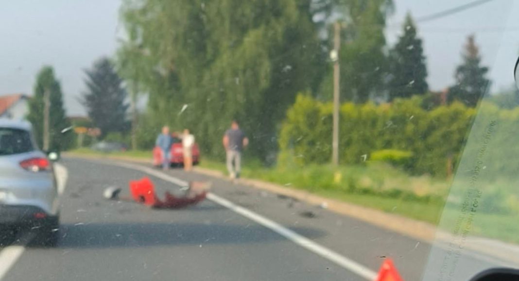 Prometna nesreća kod Pušćina: Sudar osobnih automobila Prometna nesreća kod Pušćina: Sudar osobnih automobila