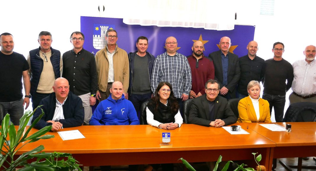 FOTO/VIDEO U Gradu Čakovcu potpisani ugovori sa sportskim udrugama vrijedni 153 tisuće eura! FOTO/VIDEO U Gradu Čakovcu potpisani ugovori sa sportskim udrugama vrijedni 153 tisuće eura!