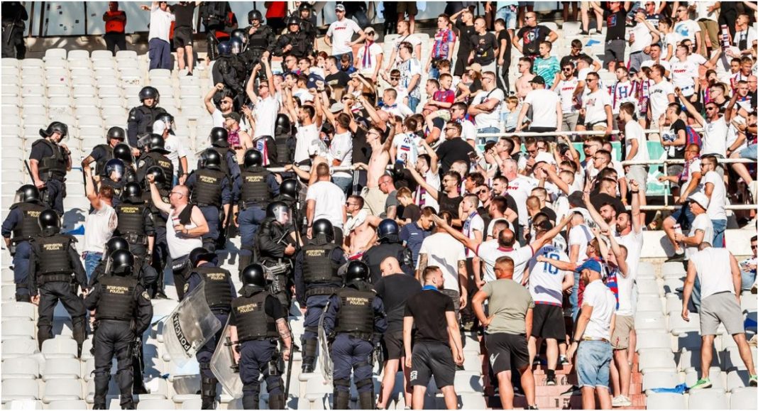 Za svaku osudu: U Splitu ozlijeđeno 11 policajaca iz Međimurja Za svaku osudu: U Splitu ozlijeđeno 11 policajaca iz Međimurja